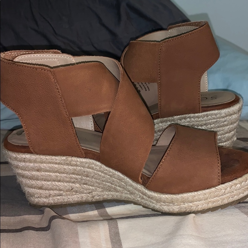 Tan Wedges - Picture 2 of 2